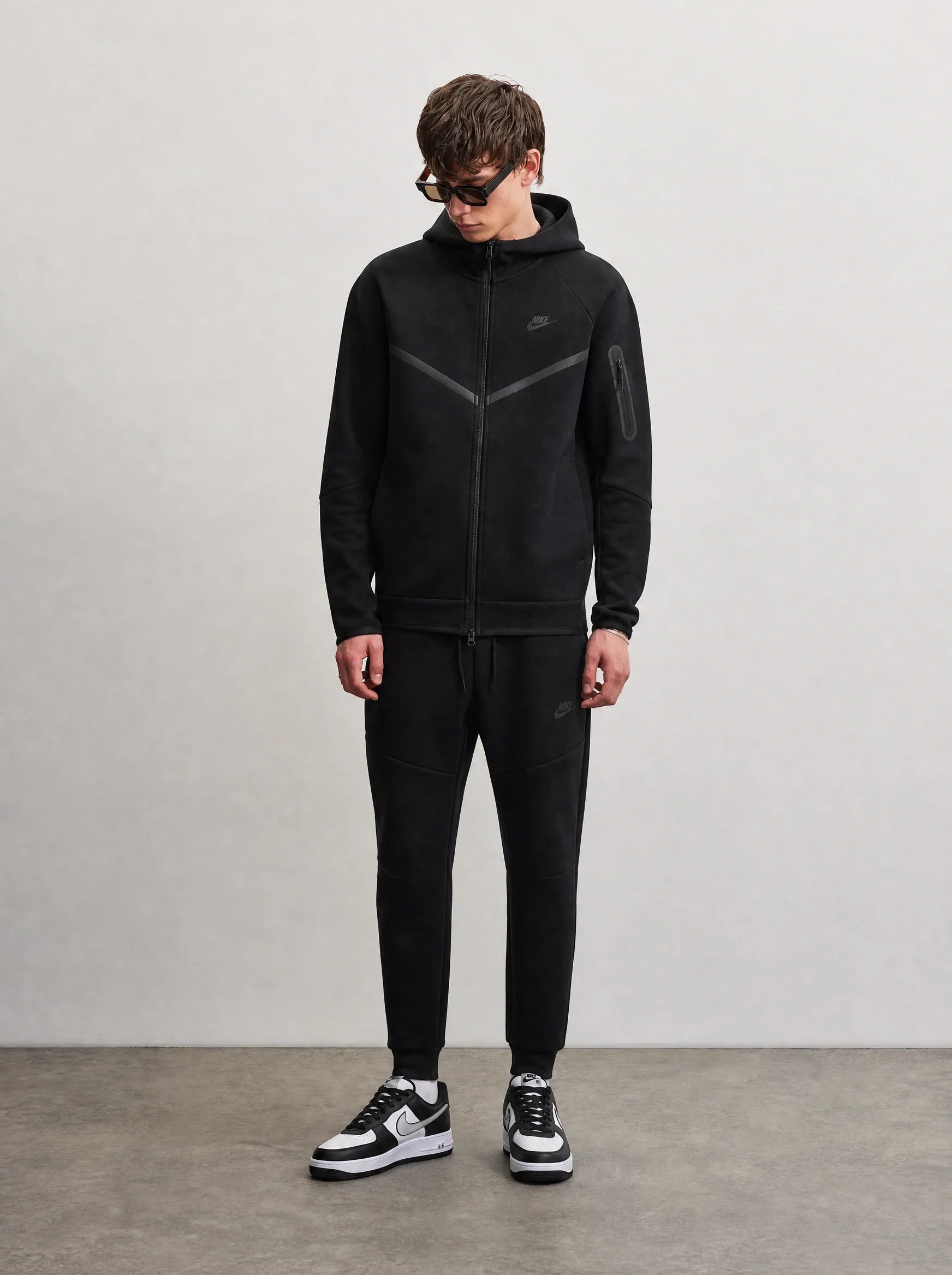 2026 Nike Tech Fleece Gri