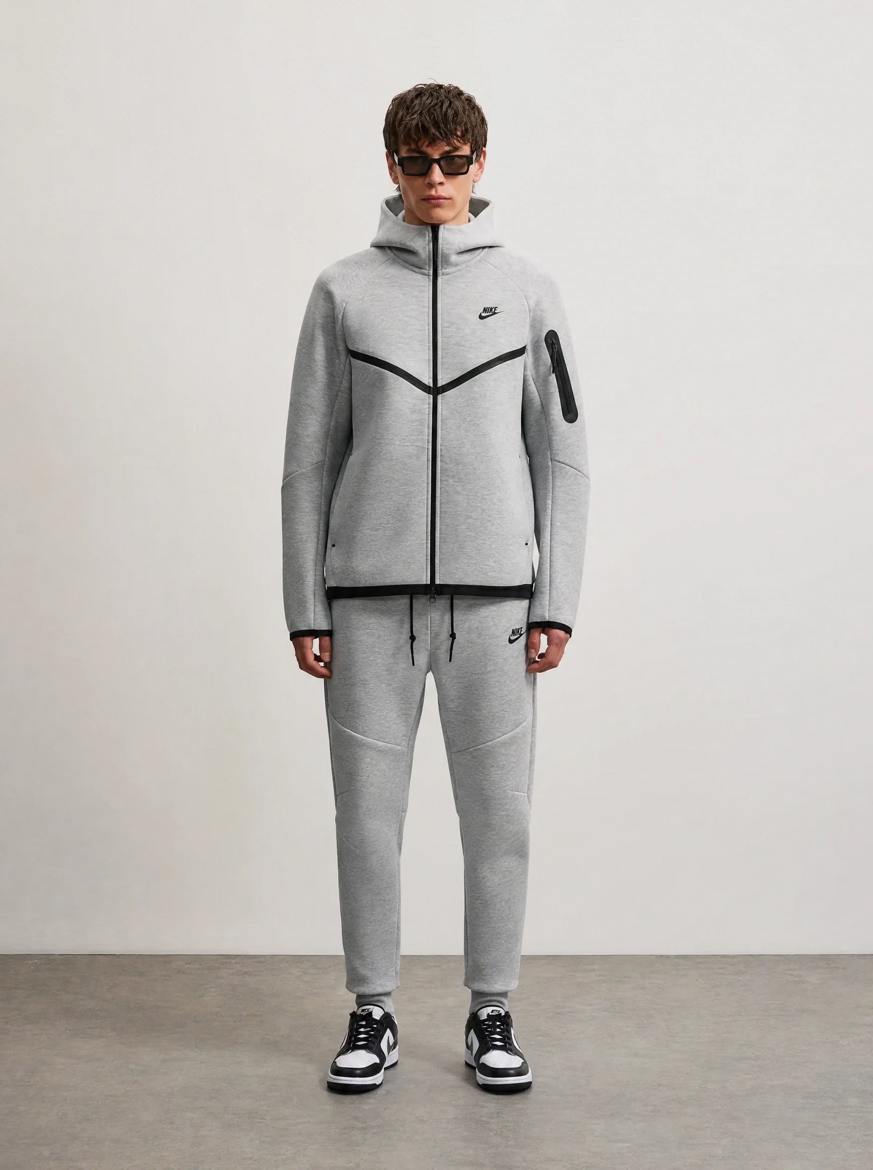2026 Nike Tech Fleece Gri