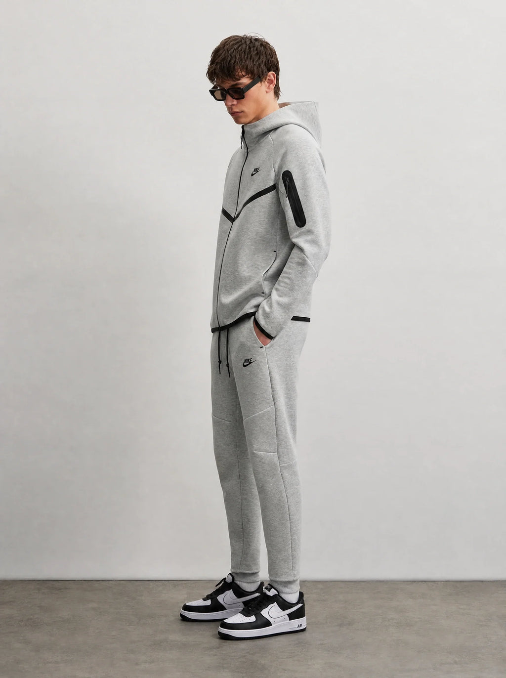 2026 Nike Tech Fleece Gri