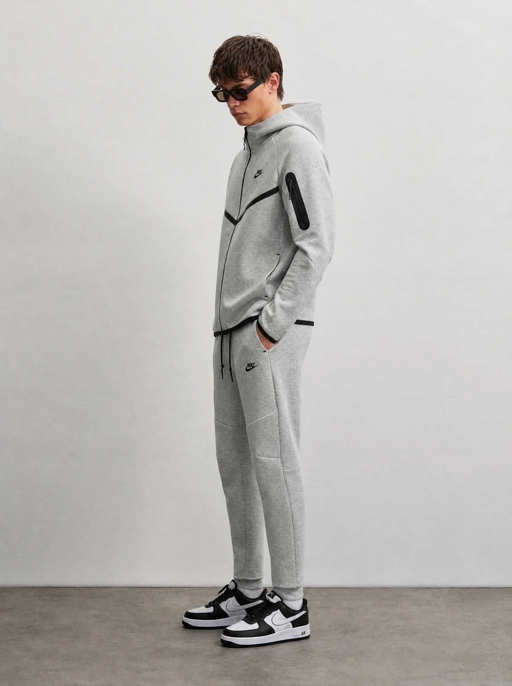 2026 Nike Tech Fleece Gri
