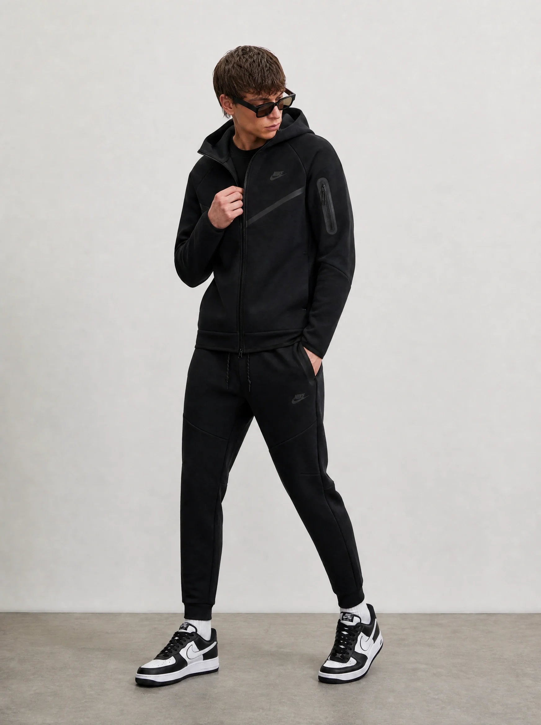 2026 Nike Tech Fleece Gri